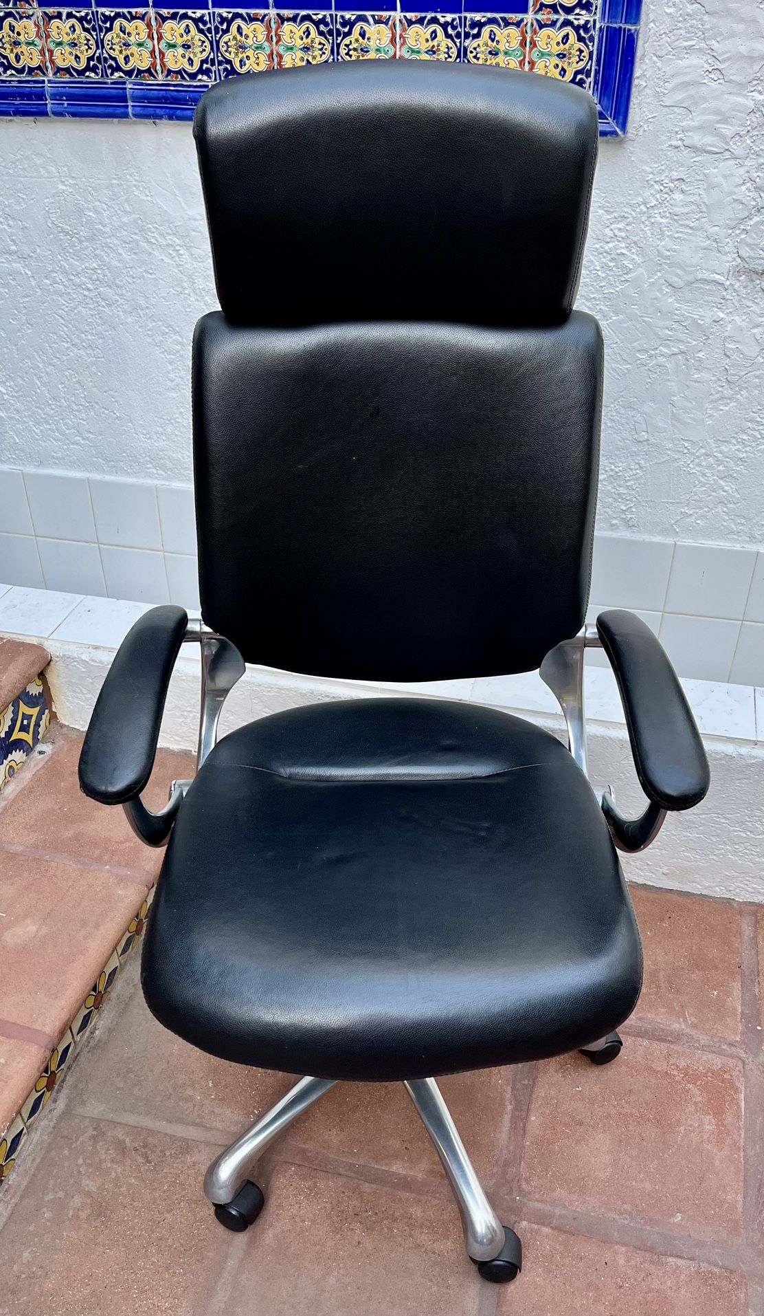 Leather Office Chair W Wheels- Black
