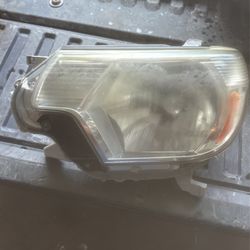 12-15 tacoma headlights left 