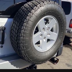 Jeep Wrangler Rimes Tired