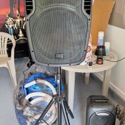 Speaker With Stand