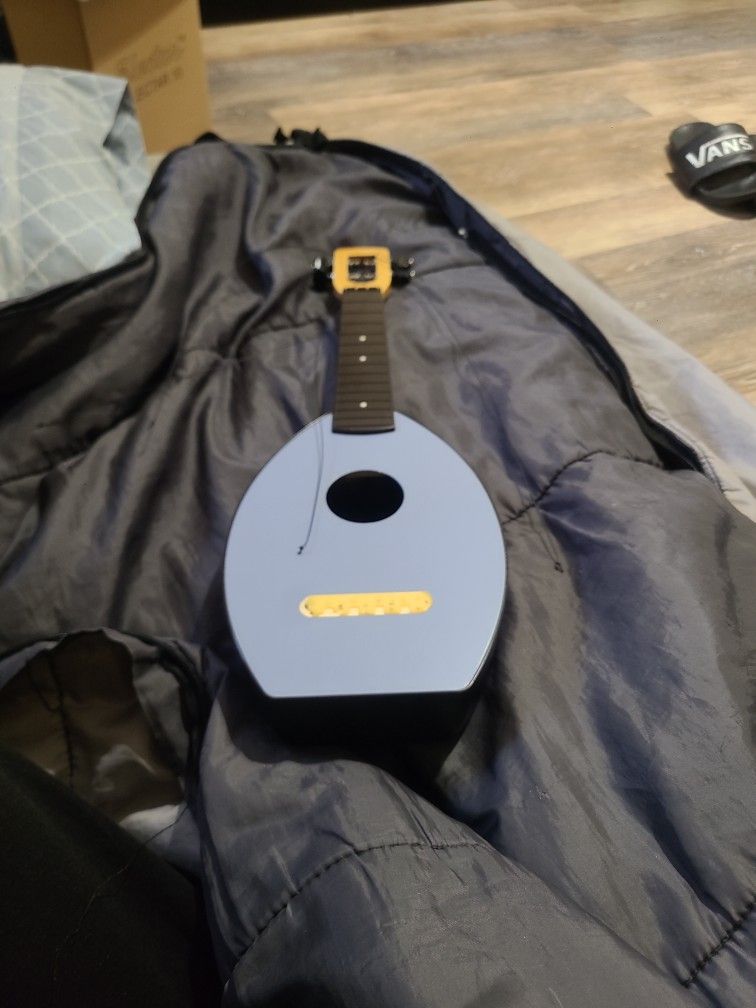 Flea Solid Color Ukulele