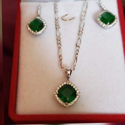 Green necklace set