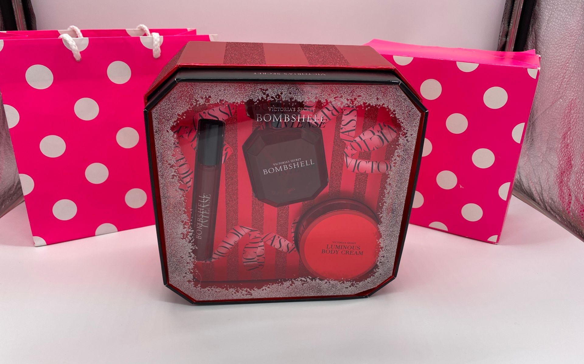 BOMBSHELL Set De 3 Presume Roll y Crema Para Dama De Victorias Secret .