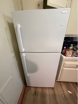 Awesome Fridge. Must Sell!!