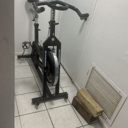 Everette Staty Bike Brand SCHWINN Just Like New $175 But I Will Acept Ofers 