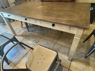 Dining table / solid wood.