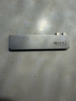 Satechi Premium  Aluminum USB-C Hub/Dock – Like New!