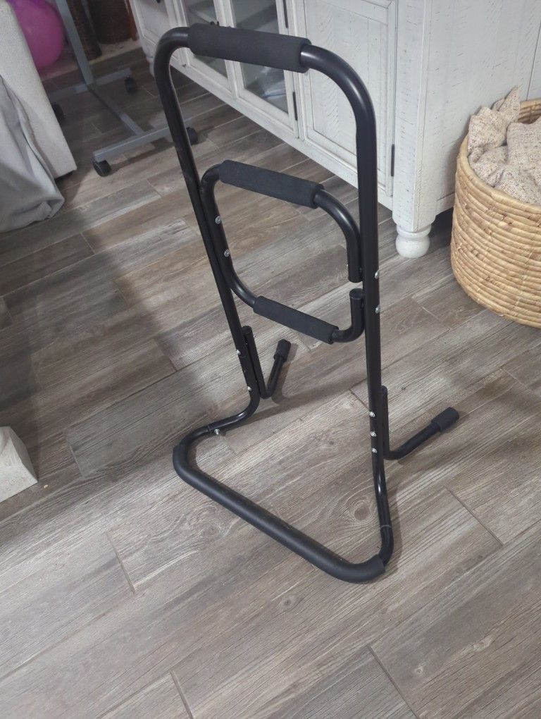 Stand Up Assist Rail Black Color.