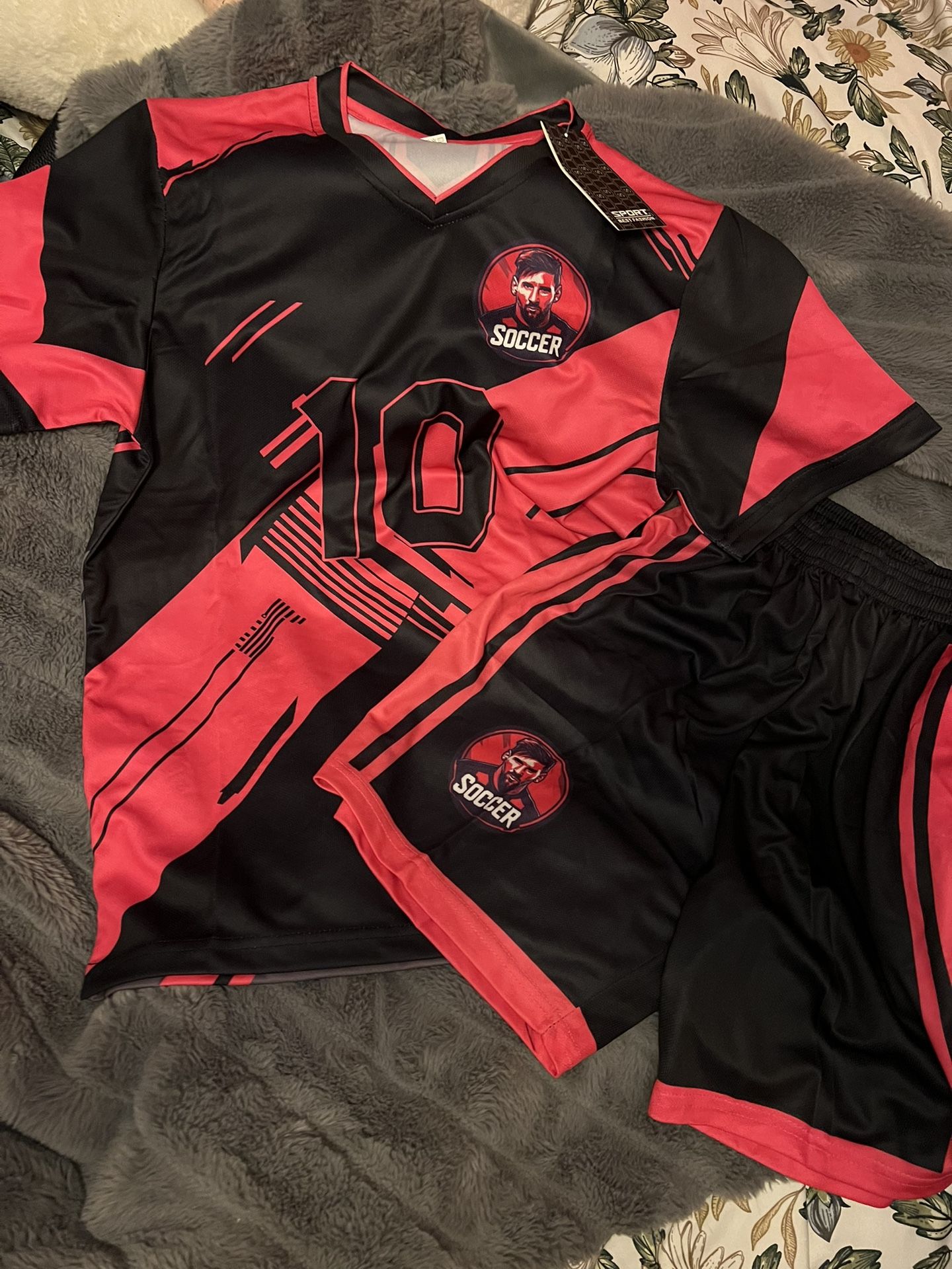 Messi Soccer Outfit- Jersey and Shorts - Brand New Boys size 14-16 (black and pink)