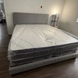 NEW BED FRAME KING SIZE WITH KING MATTRESS 