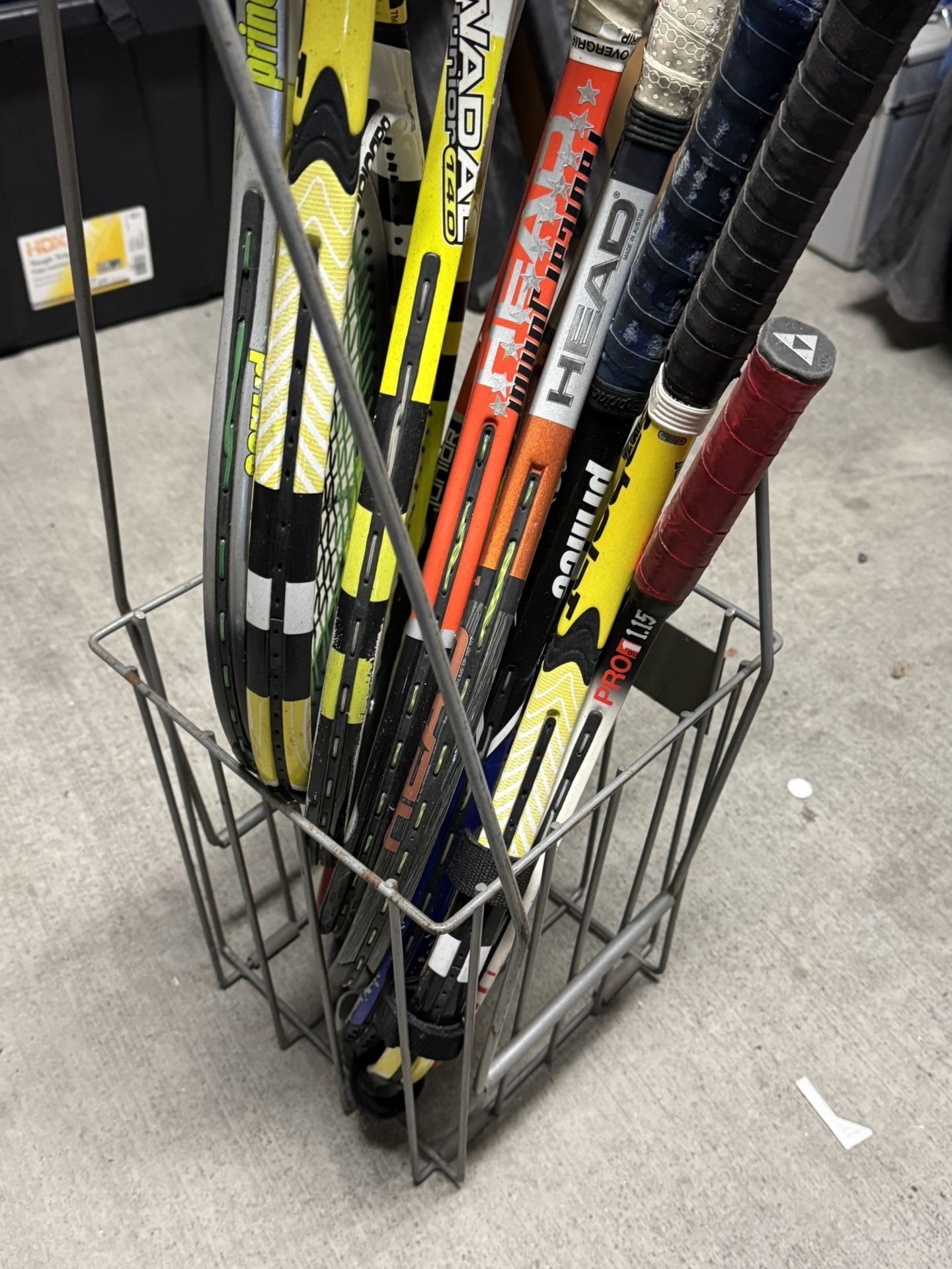 Jr tennis Rackets And Tennis Ball Hopper