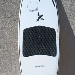 Kite surfing board