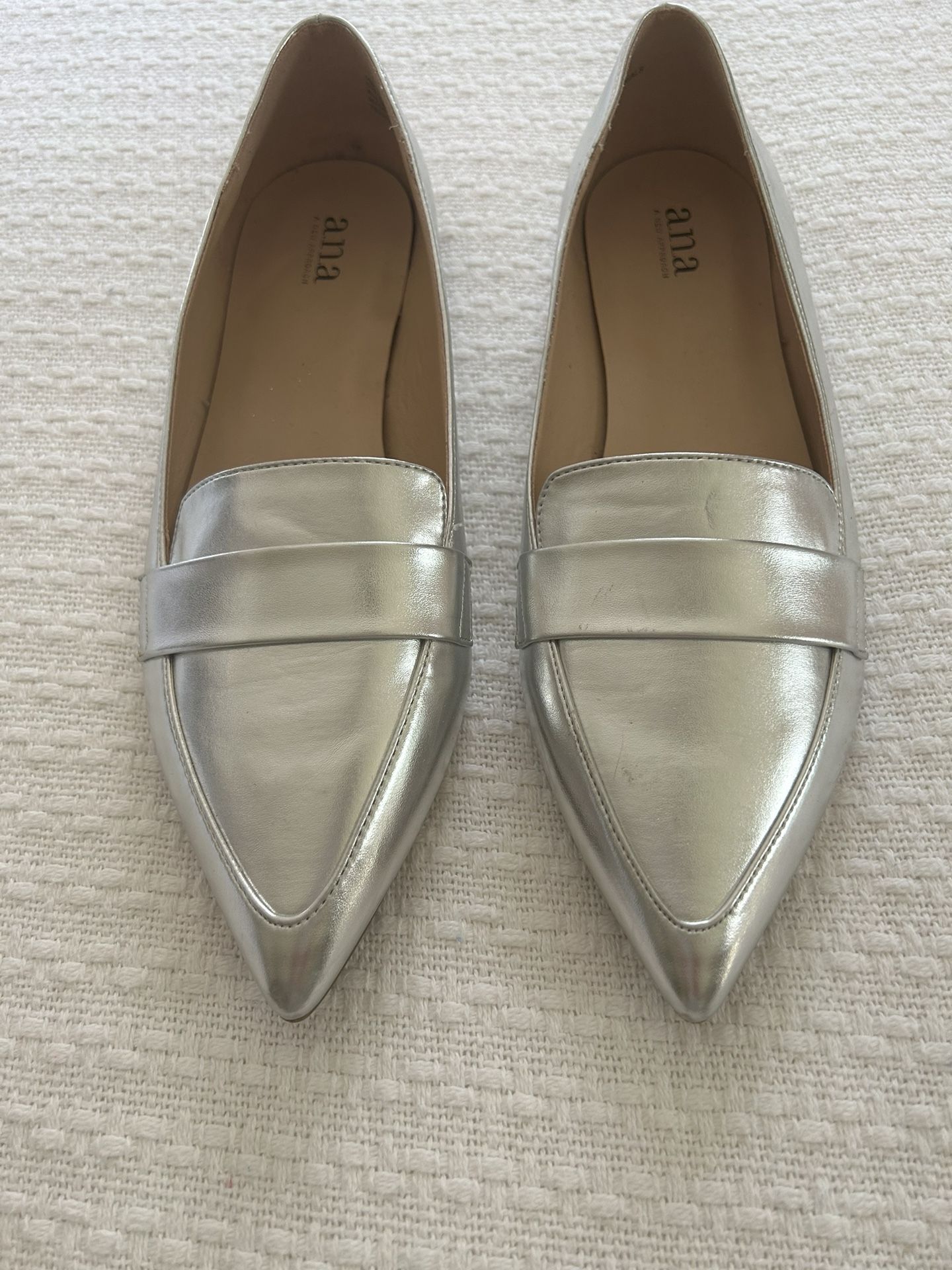 Women’s Silver Flats
