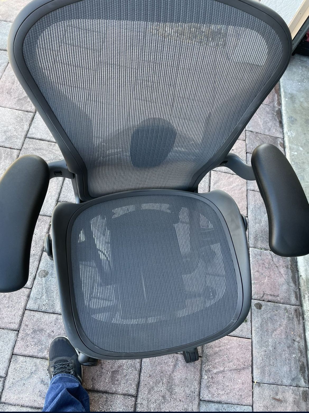 Herman Miller Aeron Chair Size B