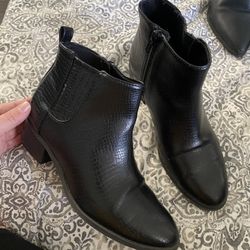 Black Old navy Booties