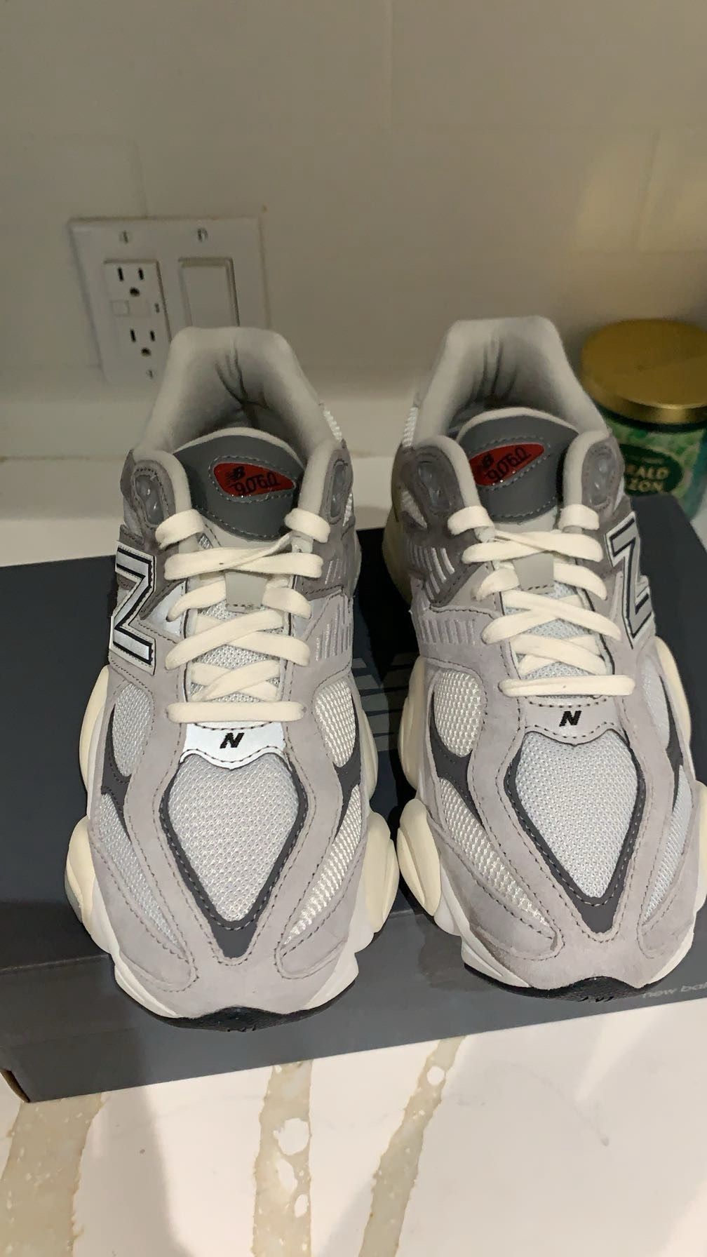 Grey New balance 9060