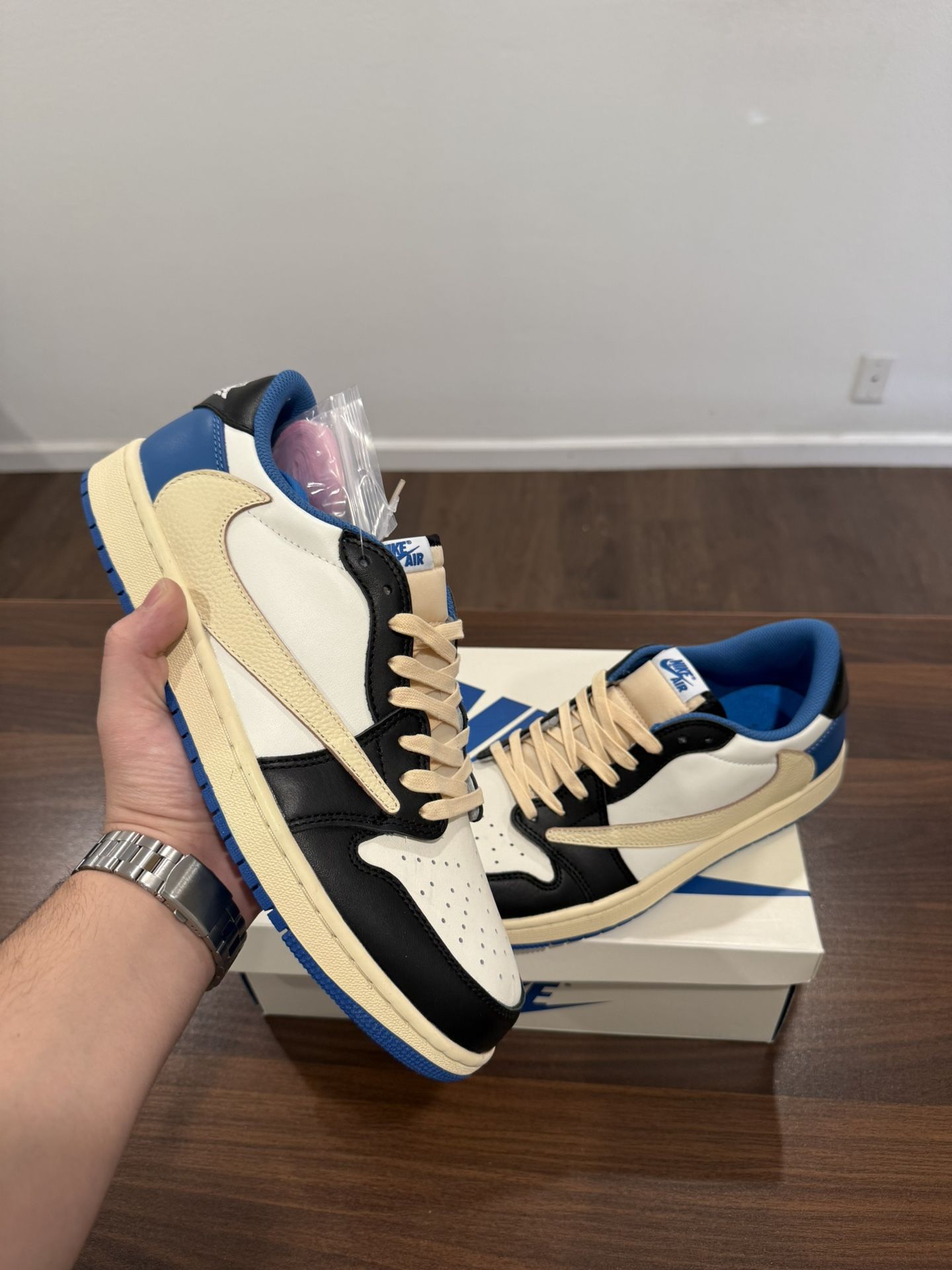 Nike Air Jordan 1 Low Travis Scott Fragments Size 7,7.5,8,8.5,9,9.5,10,10.5,11,12
