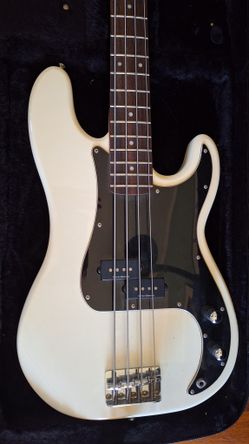 Squier Vintage Modified Precision Bass, MINT