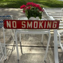 NO SMOKING SIGN
