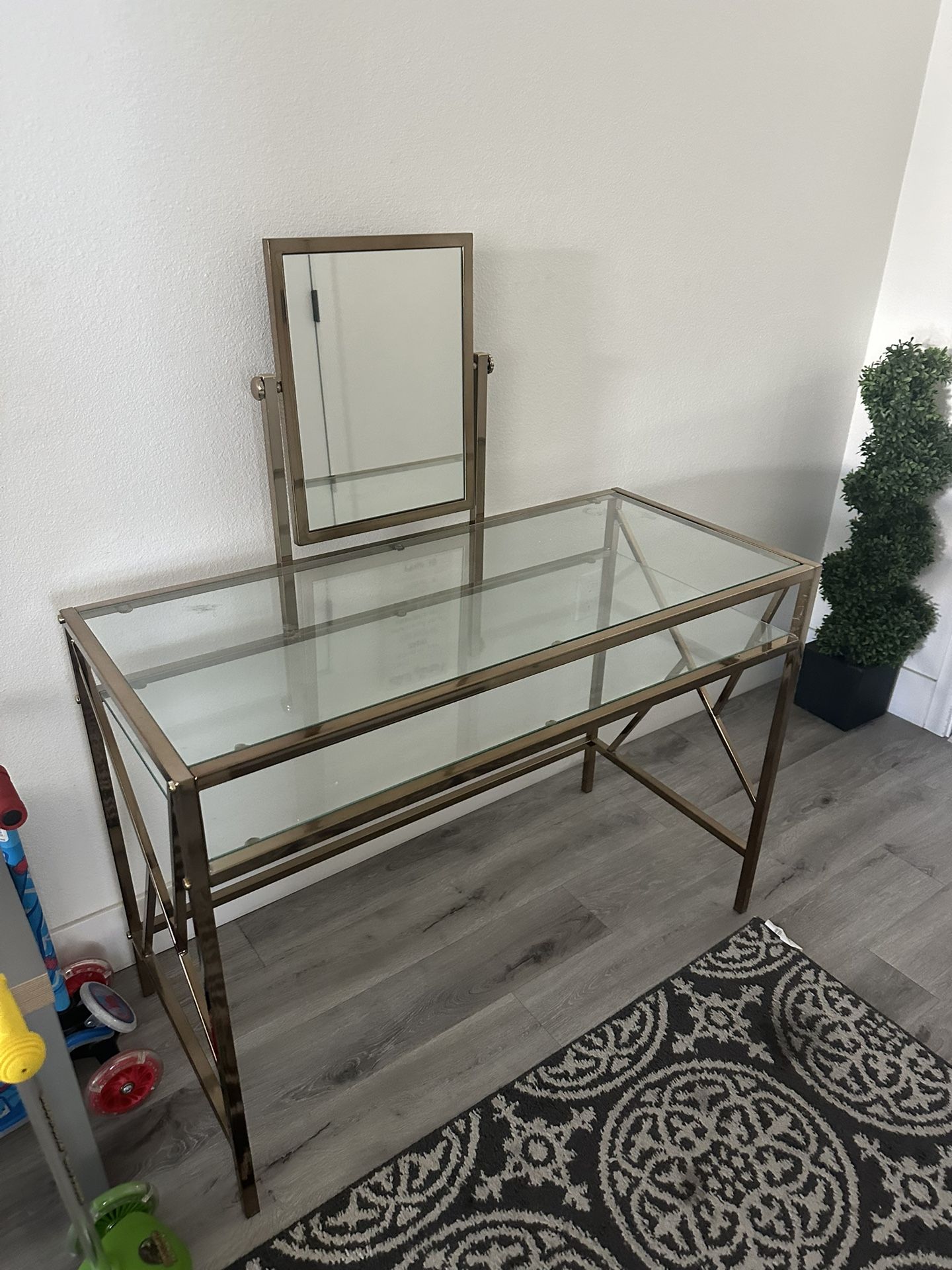Metal Bedroom Vanity in Champagne and Clear