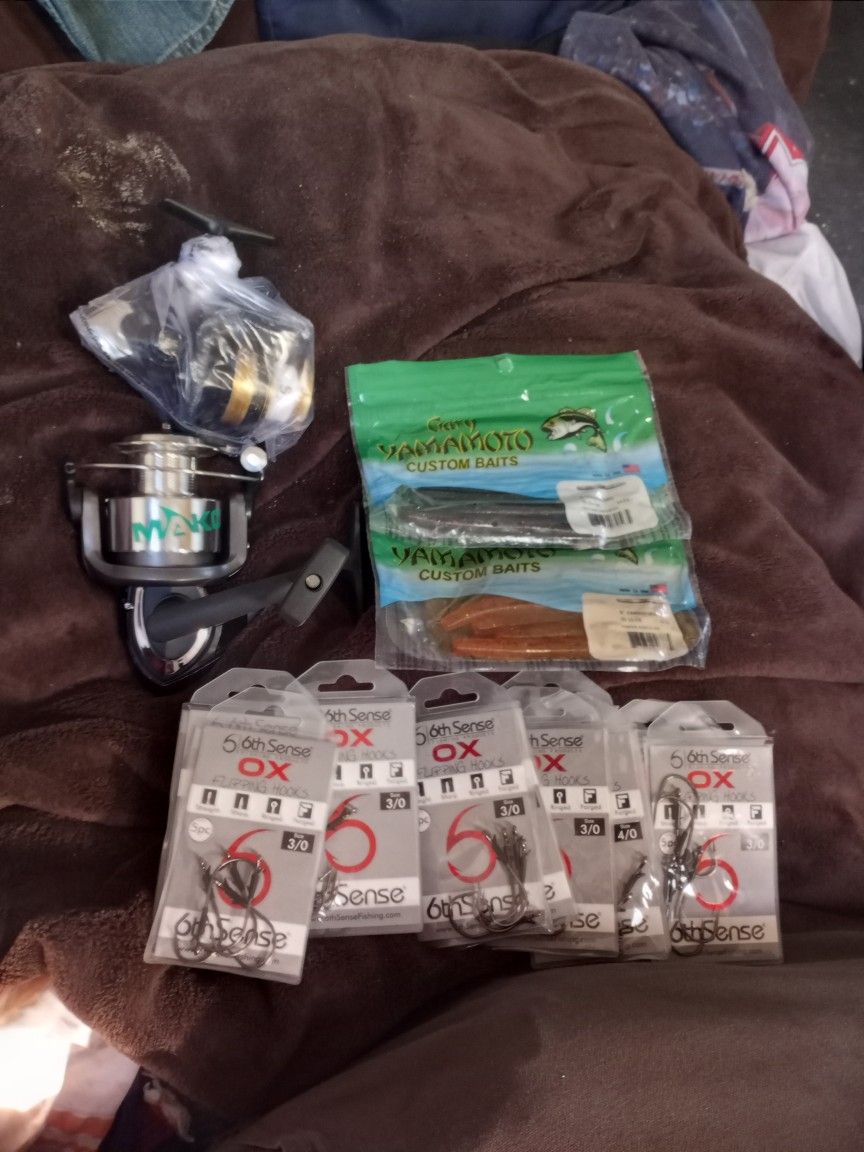 Two Reelz Two Packs Rubber Worms And Hooks