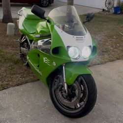 Kawasaki ZX7R 96