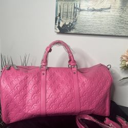 Glamaholic Lifestyle Monogram Duffle Bag (limited edition) retails for $155 Selling for 60