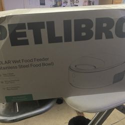Automatic Wet Food Feeder 