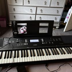 Yamaha PSR-EW310 76-Key Portable Keyboard