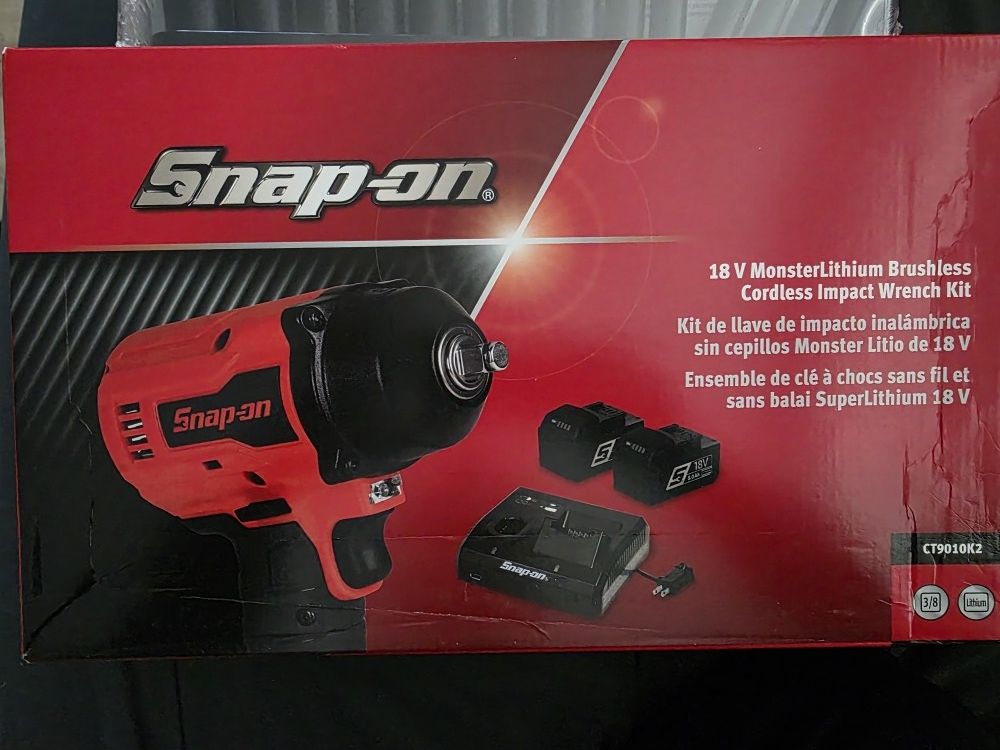Snap On 3/8 Impact Wrench Kit