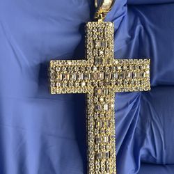 Sterling Sliver Moissanite Cross Iced Pendant (3.50 CTW, VVSD Color, 2 Inch)