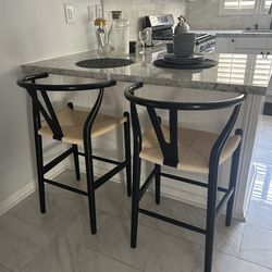 Black wishbone counter seats stools