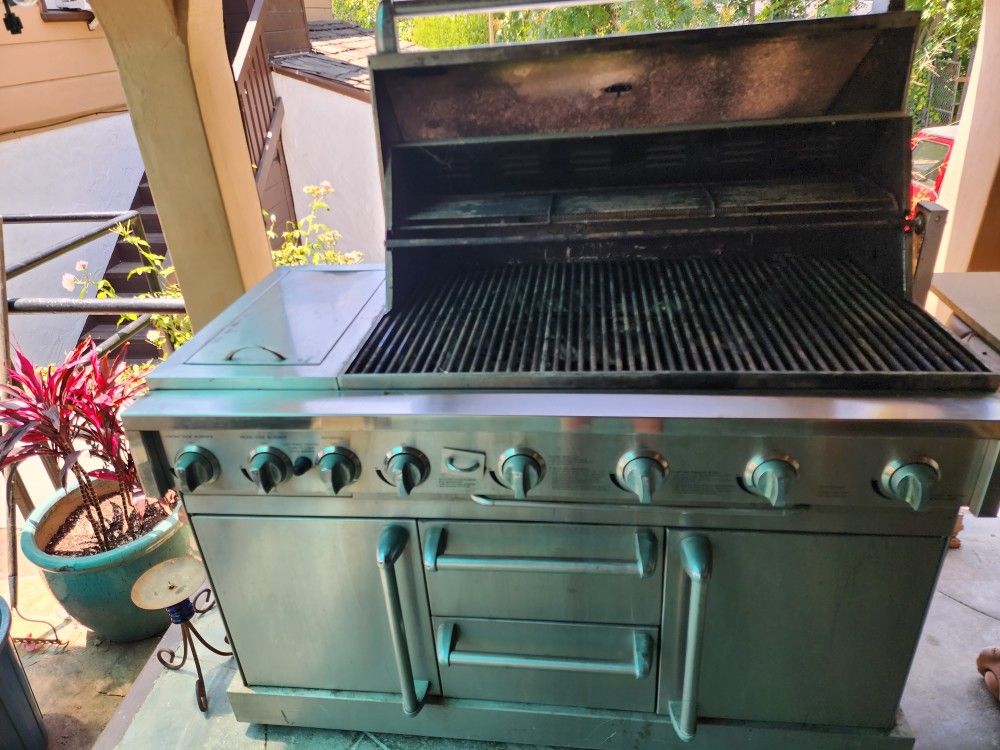 Grand Classic Grill and Barbecue for Sale in Pico Rivera, CA OfferUp