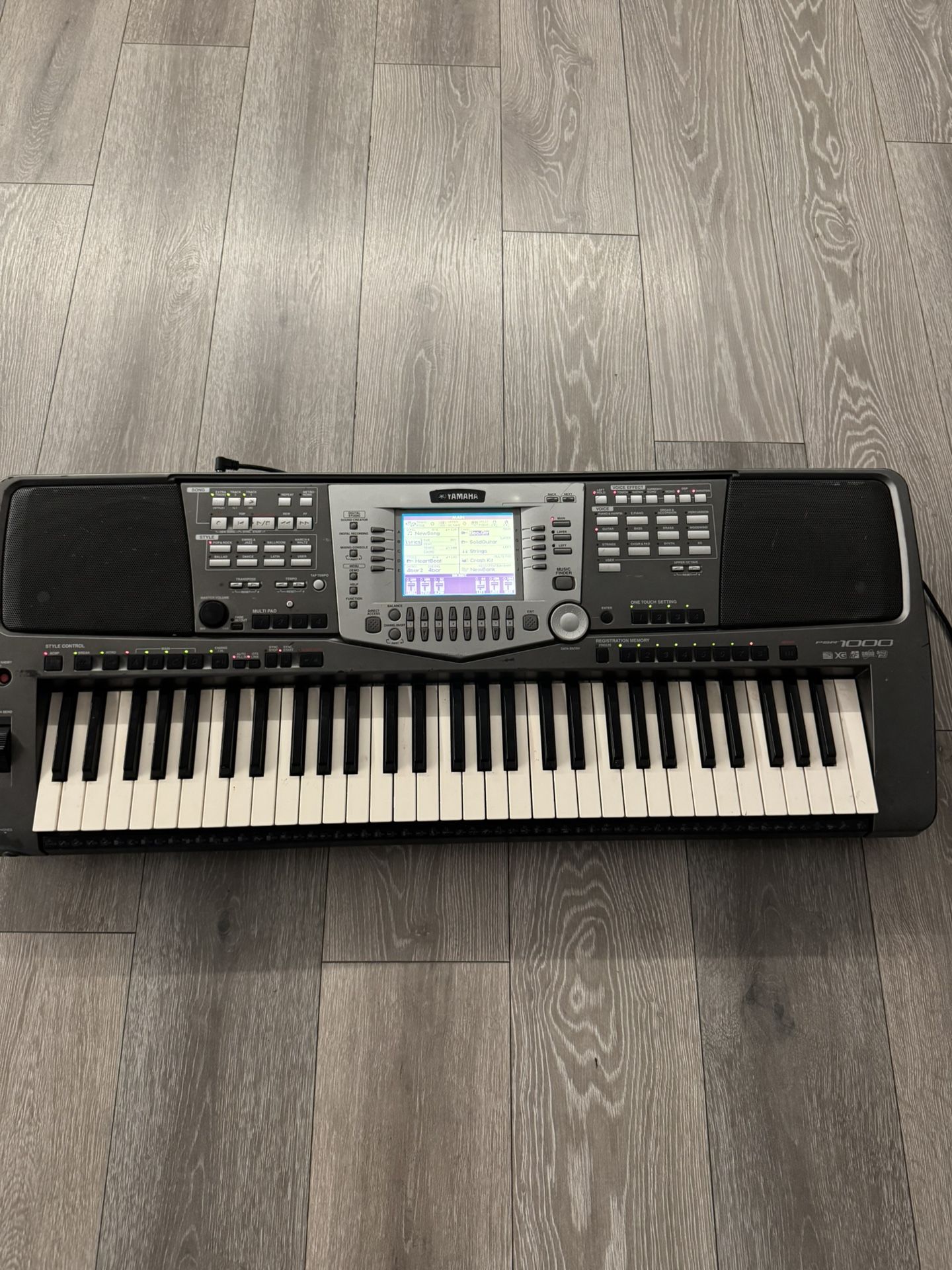 YAMAHA PSR 1000 KEYBOARD EXELLENT CONDITION 