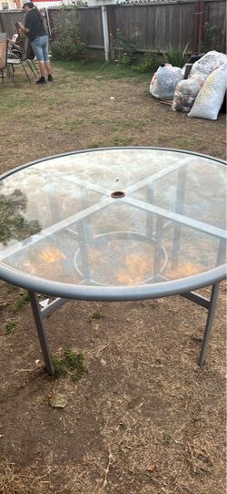Outdoor patio table