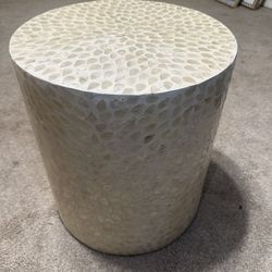 Set of 2 side tables