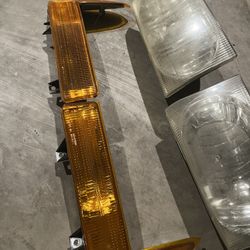 2001 Ford Excursions Headlights