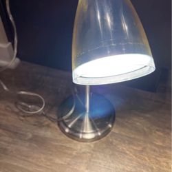 Metal gooseneck based silver desk lamp light with on/off wire switch