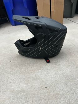 100 Percent Status full face helmet