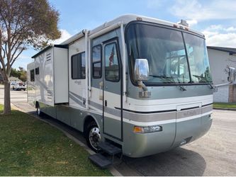2002 Monaco Knight 38’ PBT