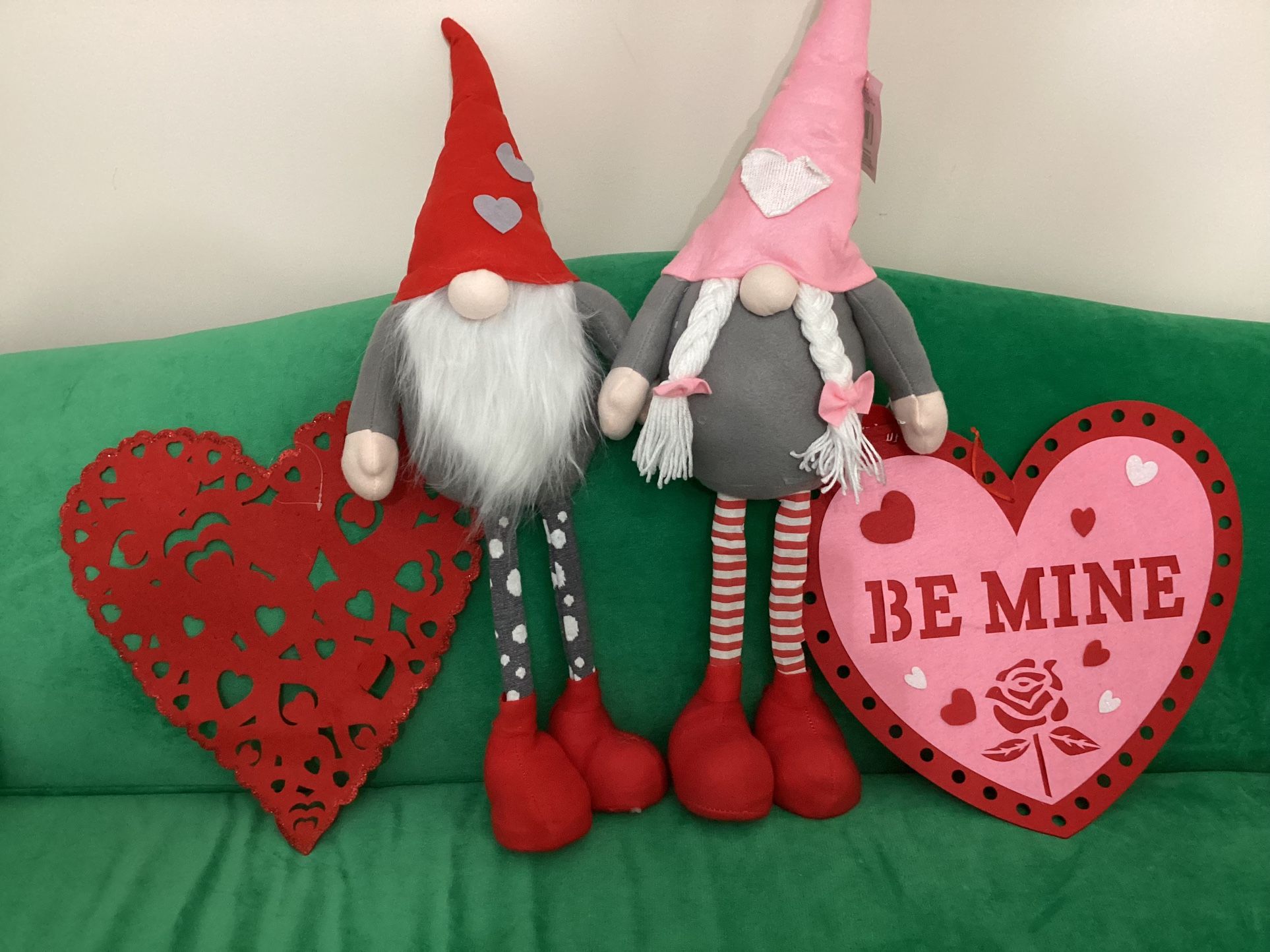 Valentines Special Gnomes And Hearts