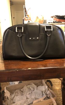 Authentic Louis Vuitton Epi Leather Purse for Sale in Warrington, PA -  OfferUp