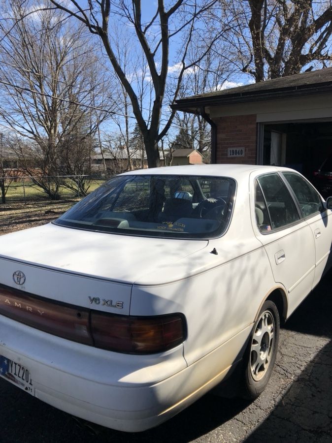 94 Toyota Camry (clean title)