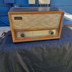 Vintage Tube Radio.