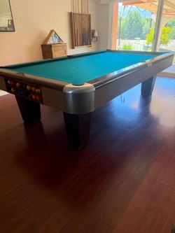 9' Brunswick pool table