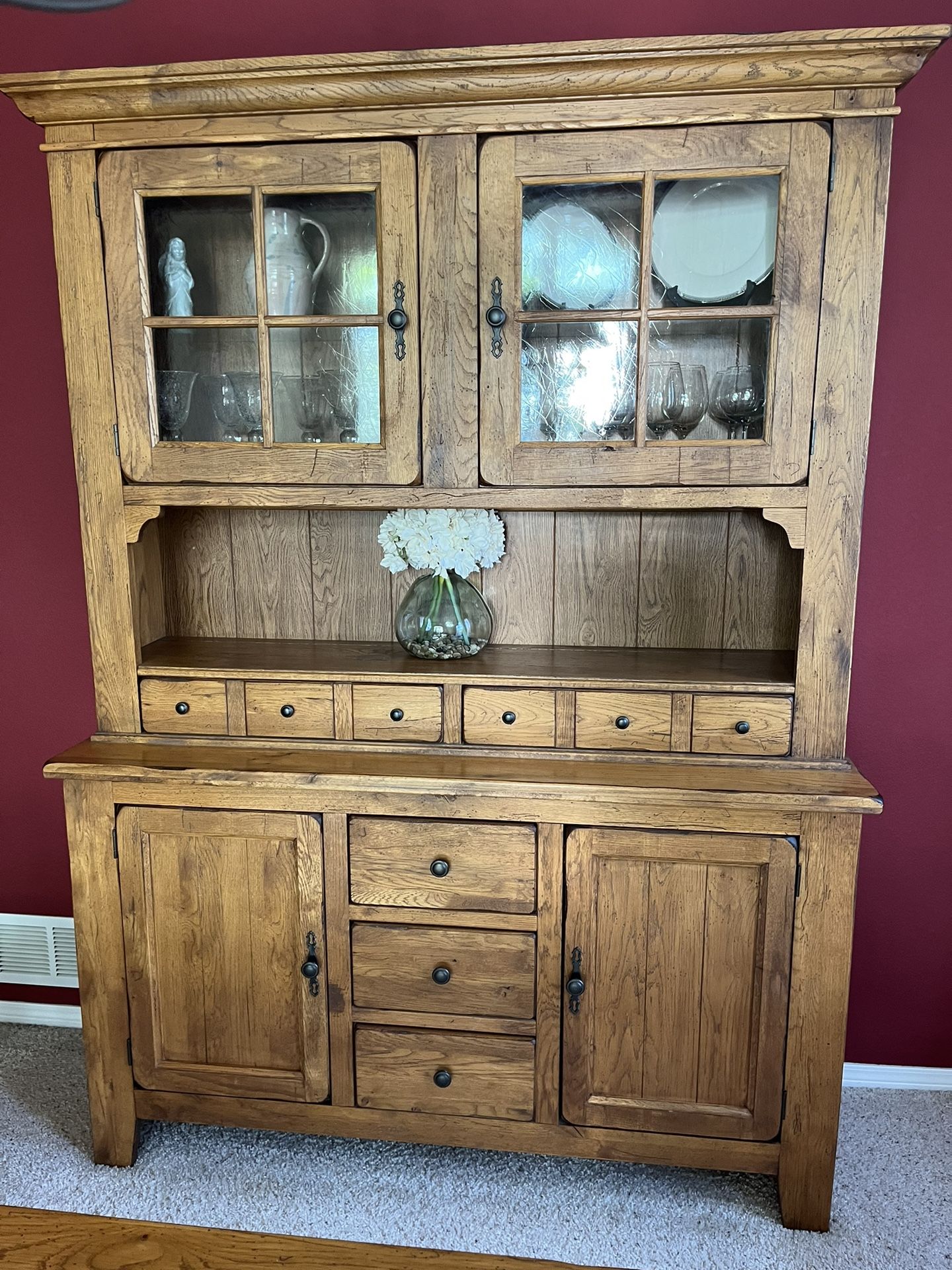 Broyhill Hutch