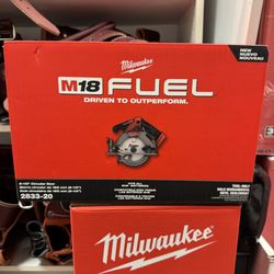 Milwaukee M18 Fuel 6-1/2” Circular Saw 