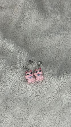 Claire’s Vintage Pink Cat Earrings