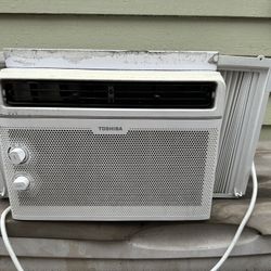  Window AC Units - Toshiba
