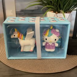 Hello Kitty Sanrio Salt Pepper Shakers